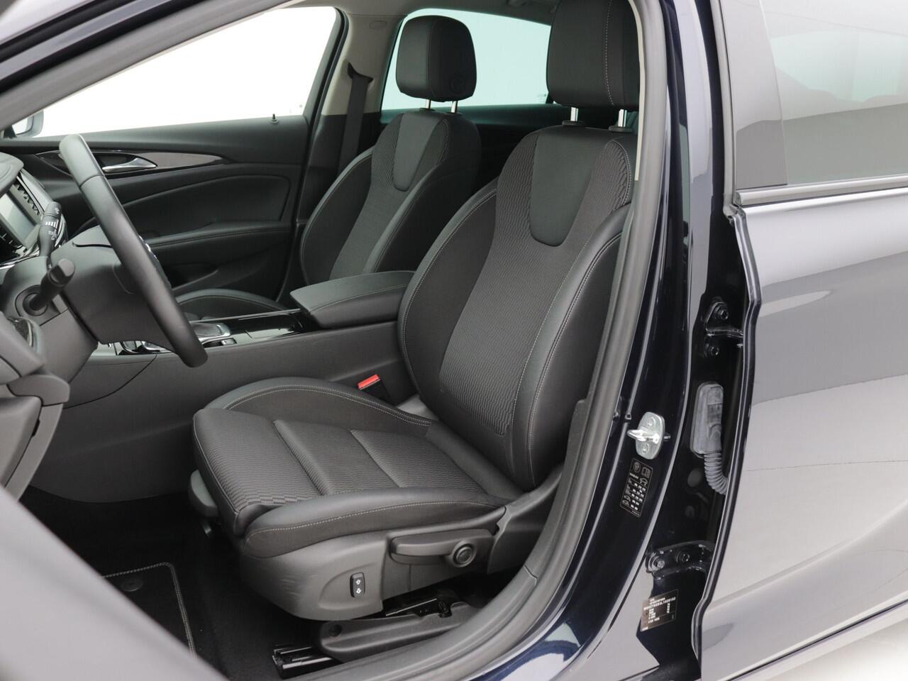 Opel INSIGNIA Grand Sport 1.5 Turbo Innovation / Carplay / Navi / Origineel NL