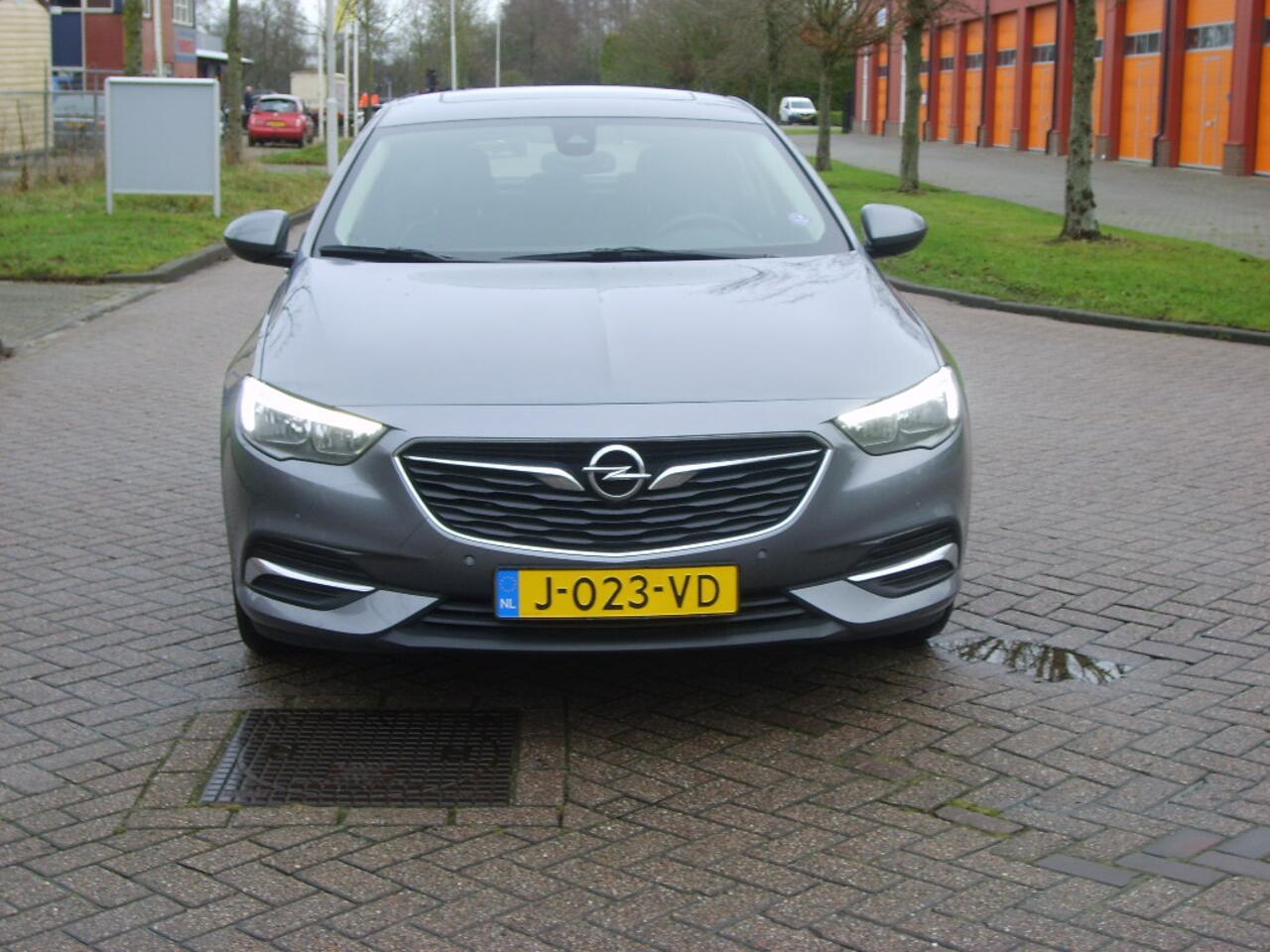 Opel INSIGNIA Grand Sport 1.5 Turbo Business Executive Schuifdak