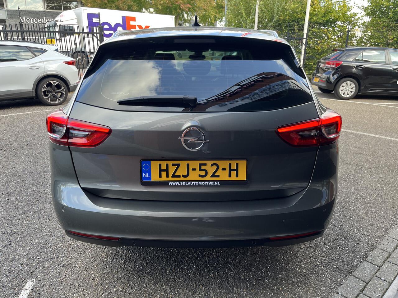Opel INSIGNIA Sports Tourer 1.5 Turbo Innovation // LED // HALF LEDER // CAMERA+SENSOREN // NAVI // STUUR+STOELVERWARMING //