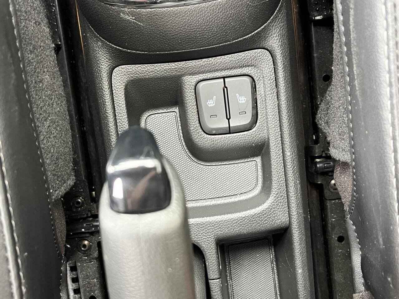 Opel KARL 1.0 ecoFLEX Innovation | Apple CarPlay / Android Auto | Parkeersensoren | Climate Control | Stoelverwarming