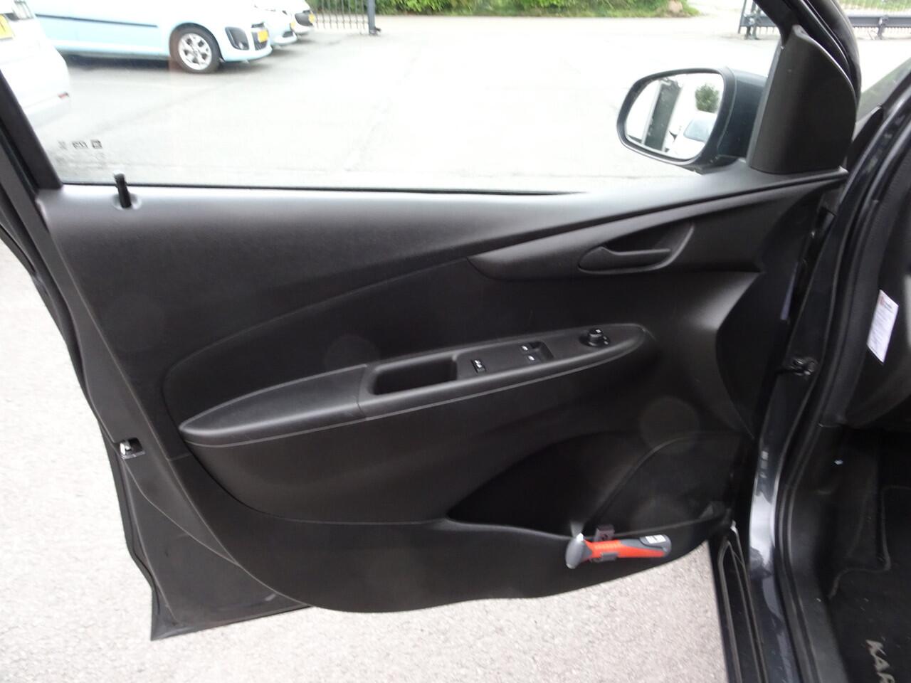 Opel KARL 1.0 ecoFLEX Edition Automaat, cruise controle, parkeersensoren, airco, elektrische ramen, centrale vergrendeling, enz.