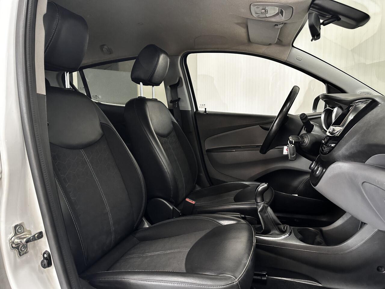 Opel KARL 1.0 ecoFLEX Innovation/ Apple+Android/ Stoelverw./ 15''LMV/ Half-LEDER/ DAB+/ Clima/ Navi/ Cruise/ Bluetooth/ Multi.LEDER.Stuur/ Elek.Pakket/ Isofix/ PDC Achter.