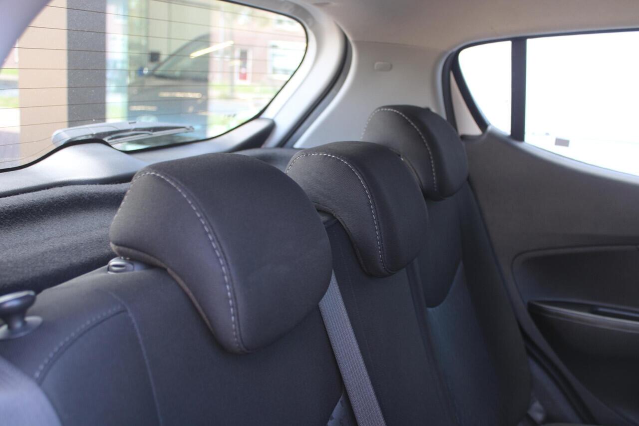 Opel KARL 1.0 ecoFLEX 120 Jaar Edition 5-drs 5-zits Airco Cruise 57287km Zeer mooi