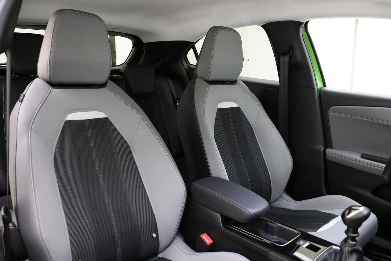 Opel MOKKA 1.2 Turbo 100pk GS Line | Navigatie | Camera | Climate control | Stoel- en Stuurverwarming | Zwart dak | Sportieve uitvoering