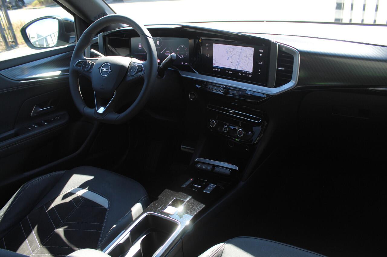 Opel MOKKA 1.2 Turbo Ultimate Automaat Navigatie/Virtual cockpit/Adaptive cruise control/Achteruitrijcamera/Parkeersensoren rondom/Apple carplay/Dodehoek detectie/Stoelverwarming/Stuurverwarming/Climate control/DAB/Lane assist/18'' Lichtmetalen velgen.