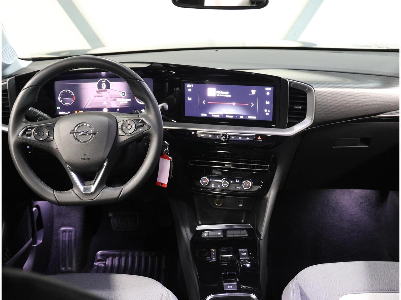 Opel MOKKA 1.2 130PK Turbo Level 3 | AppleCarplay/AndroidAuto | Achteruitrijcamera | Cruise Control | Armsteun | Climate Control | Navigatie | FULL LED | Isofix | Privacy Glass |