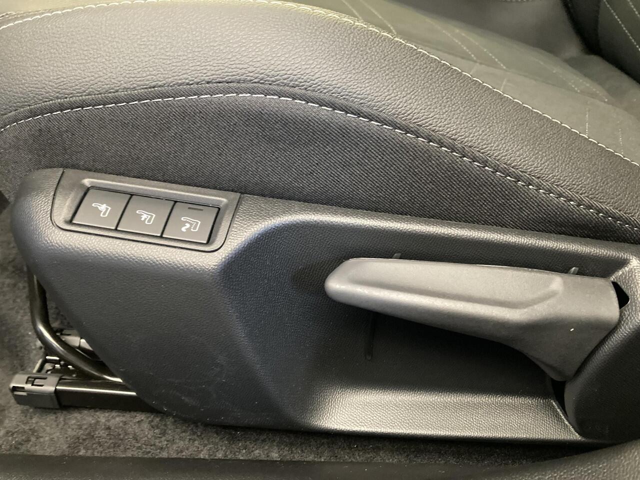 Opel MOKKA 1.2 Turbo 136pk Automaat Hybrid GS | NIEUW DIRECT LEVERBAAR | Navigatie | Climate control | Achteruitrijcamera | 18" Lichtmetalen velgen | Massagestoel | Cruise control adaptief | Complete uitvoering