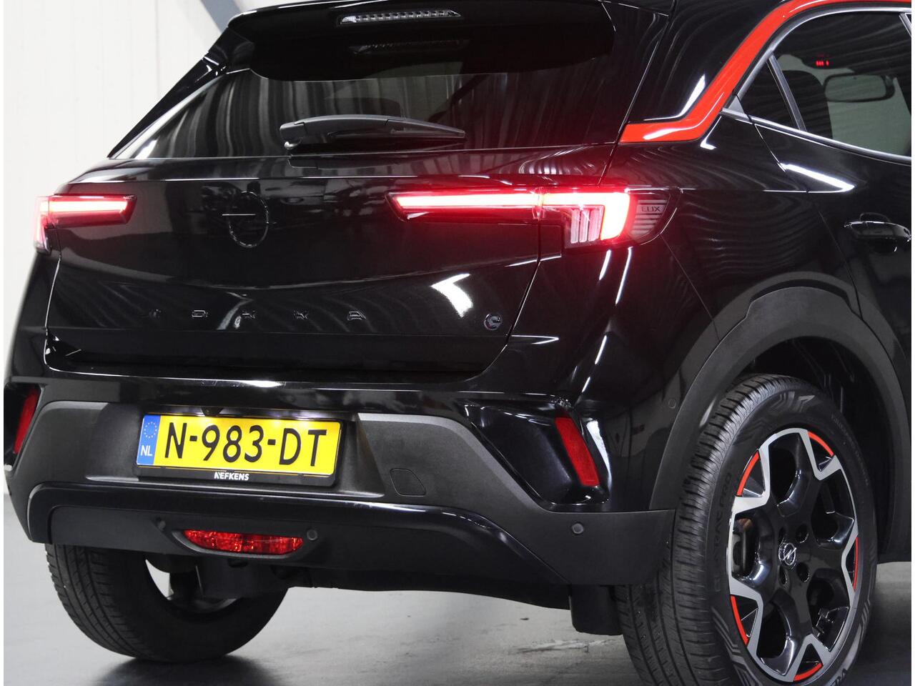 Opel MOKKA Mokka-e GS Line 50kWh 136PK | 1ste eigenaar | 3 FASE | ACCU 92,2% | Adaptive Cruise Control | Matrix LED | Camera | 18"LMV | Navigatie | Digitale Cockpit | Navigatie | FULL LED | Isofix | Privacy Glass |