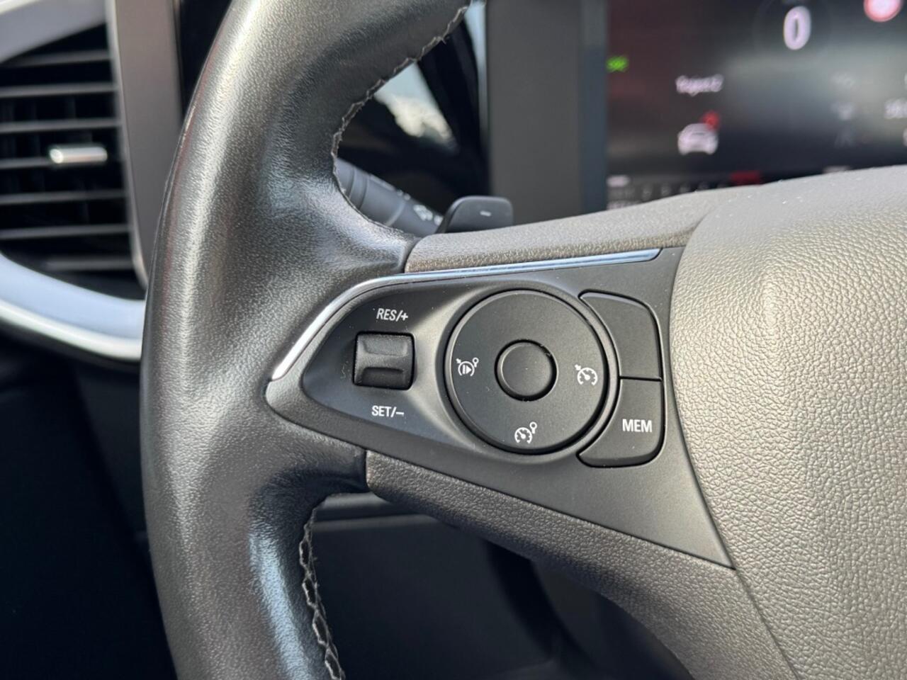 Opel MOKKA 1.2 TURBO AUT. 130PK HALF-LEER LED NAVI CAMERA TREKHAAK CARPLAY PDC