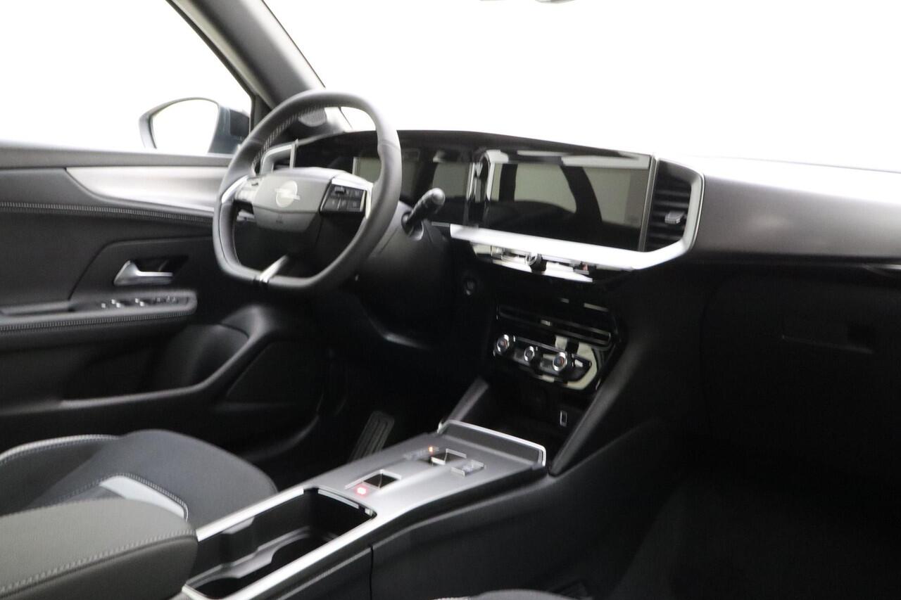 Opel MOKKA 1.2 Turbo Hybrid GS | ¤7.000,- demo voordeel! | 136 PK Automaat | Navigatie | Camera | Climate control | Keyless | 18" Lichtmetalen velgen | Zwart dak | Extra getint glas