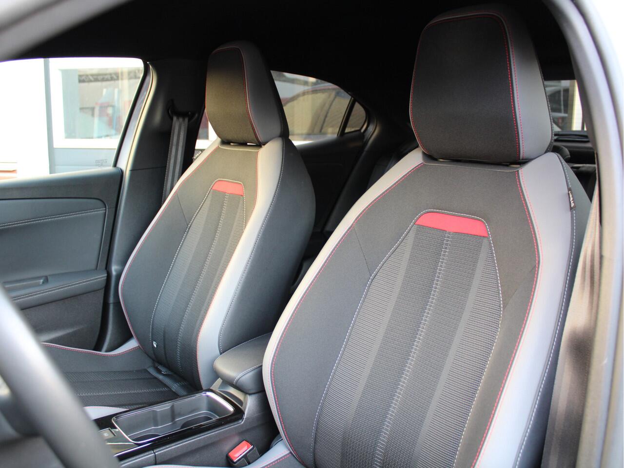 Opel MOKKA 1.2 Turbo 100PK Level 4 Camera/Climate/Cruise/PDC/AppleCarplay/HalfLeer/17inch