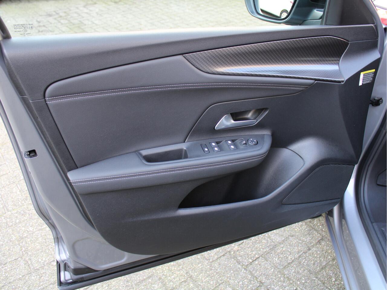 Opel MOKKA 1.2 Turbo 100PK Level 4 Camera/Climate/Cruise/PDC/AppleCarplay/HalfLeer/17inch