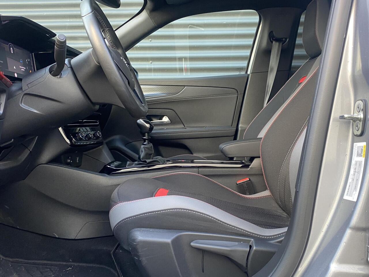 Opel MOKKA GS 1.2 Turbo 100pk | 18" TRI-COLOR VELGEN | PURE PANEL | BLACK PACK | 180° CAMERA + SENSOREN | DODEHOEK BEWAKING | ISOFIX |