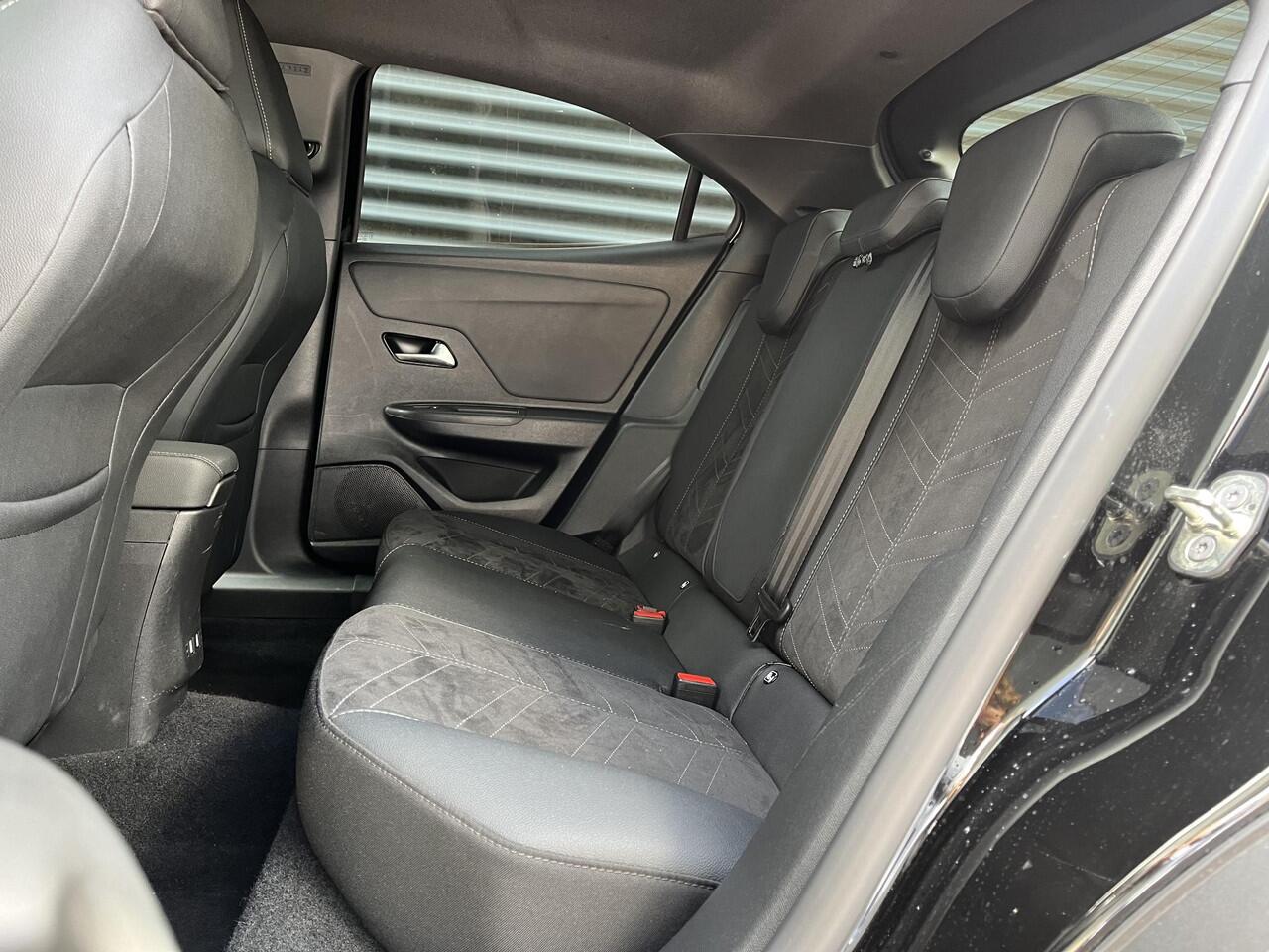 Opel MOKKA Ultimate+ 1.2 Turbo 130pk EAT8 | STOELMASSAGE | ALCANTARA/LEDER | LED MATRIX | KEYLESS | NAVI PRO | WINTER PACK | ISOFIX | DAB+ |