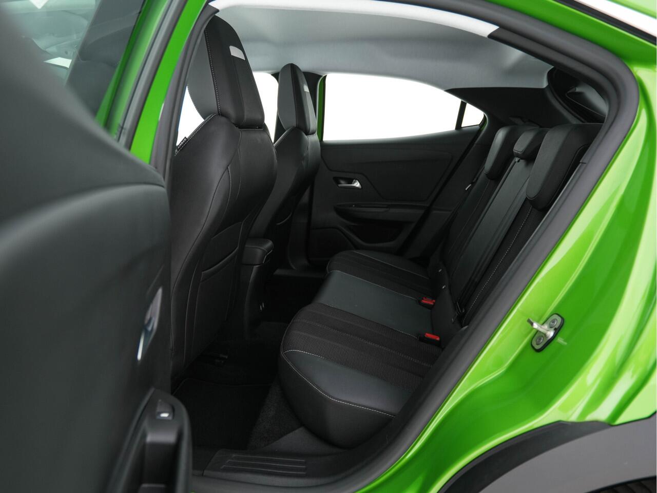 Opel MOKKA Mokka-e Elegance 50-kWh 11kw Blue Ultimate [ 3-Fase ] {SOH-91%} (INCL-BTW) *FULL-LED | MICROFIBRE | HEATED-SEATS | DAB+ | KEYLESS | DIGI-COCKPIT | CARPLAY | AMBIENT-LIGHT | CAMERA | LANE-ASSIST | SPORT-SEATS | 17"ALU*