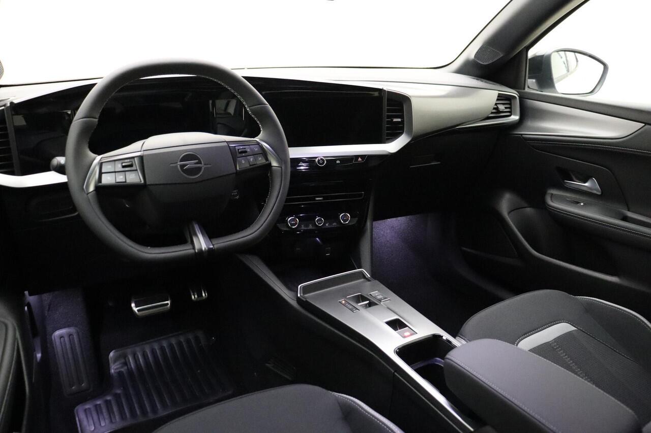 Opel MOKKA Electric GS 54 kWh NIEUW | ¤ 6.000 ACTIEKORTING! | Long range uitvoering | Navigatie | LED Matrix | Warmtepomp | 18'' lichtmetalen velgen | Drive assist | Adaptieve cruise control