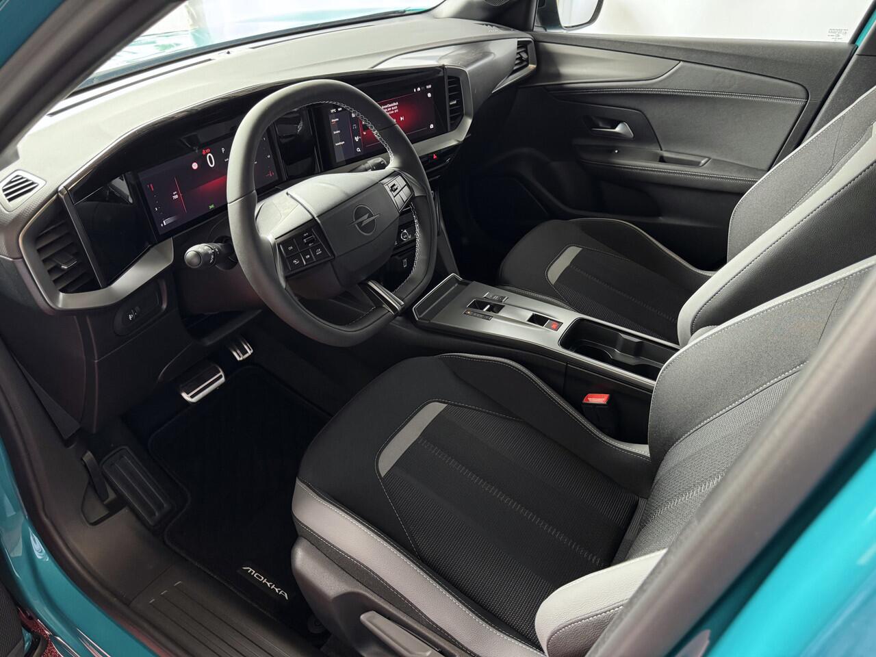 Opel MOKKA 1.2 TURBO 130PK GS LINE / BLACK PACK 360.CAM 06/2025 CAPRLAY STOEL/STUUR VERW CAMERA ?Top Auto's Wijchen , 30 Jaar Specialist in Opel : Alle Type's : Ultimate / GS / Edition / Business , Zowel PHEV / HEV / MHEV / TURBO / HYBRID / Benzine ?