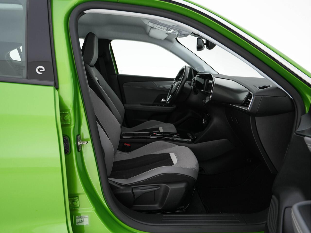 Opel MOKKA Mokka-e Elegance 50-kWh 11kw Blue Ultimate [ 3-Fase ] {SOH-91%} (INCL-BTW) *FULL-LED | MICROFIBRE | HEATED-SEATS | DAB+ | KEYLESS | DIGI-COCKPIT | CARPLAY | AMBIENT-LIGHT | CAMERA | LANE-ASSIST | SPORT-SEATS | 17"ALU*