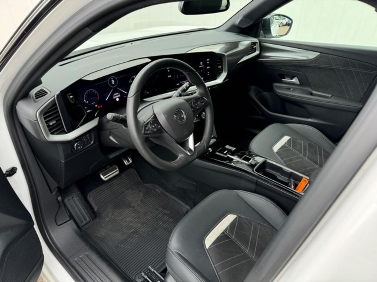 Opel MOKKA 1.2 Turbo Ultimate Automaat met 18inch, Stoel/Stuurverwarming, Alcantara, Adap.Cruise, LED, Dodehoek