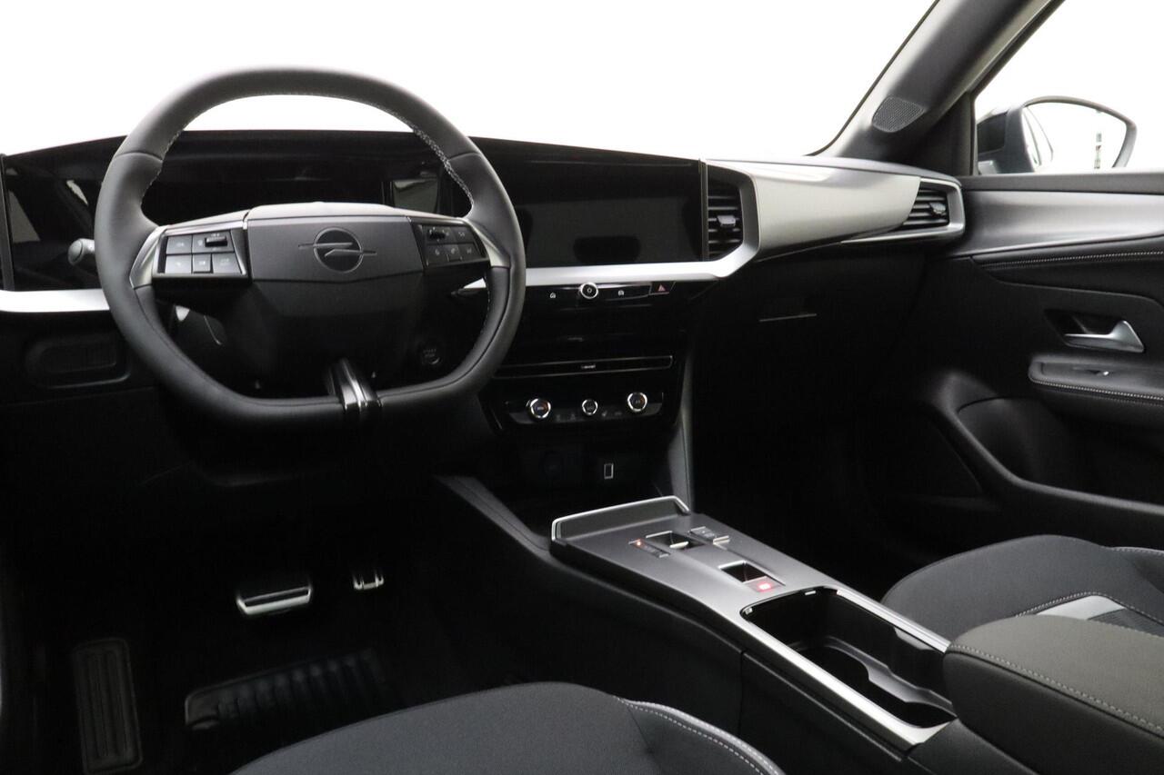 Opel MOKKA 1.2 Turbo Hybrid GS | ¤7.000,- demo voordeel! | 136 PK Automaat | Navigatie | Camera | Climate control | Keyless | 18" Lichtmetalen velgen | Zwart dak | Extra getint glas