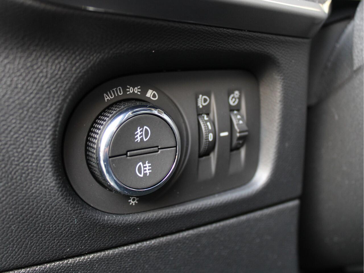 Opel MOKKA 1.2 Turbo 100PK Level 4 Camera/Climate/Cruise/PDC/AppleCarplay/HalfLeer/17inch