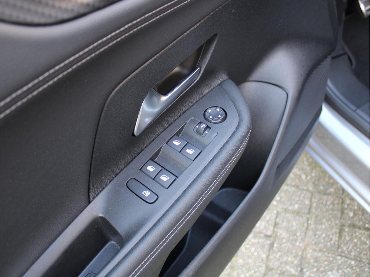 Opel MOKKA 1.2 Turbo 100PK Level 4 Camera/Climate/Cruise/PDC/AppleCarplay/HalfLeer/17inch