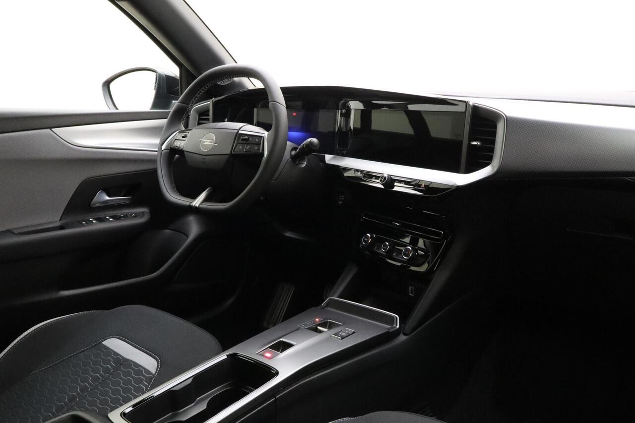 Opel MOKKA Electric Edition 54 kWh Navigatie | Led koplampen | Keyless | Carplay | Achteruitrij camera | Warmtepomp |