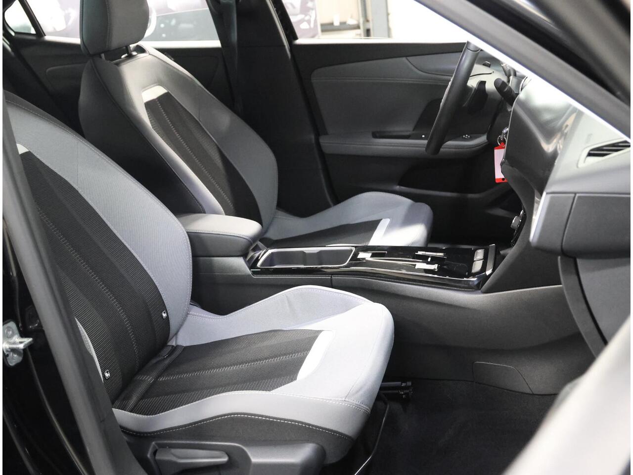 Opel MOKKA 1.2 Turbo Level 3 | AUTOMAAT | AppleCarPlay/AndroidAuto | Cruise Control | Climate Control | Camera | Navigatie | FULL LED | Isofix | Parkeersensoren |