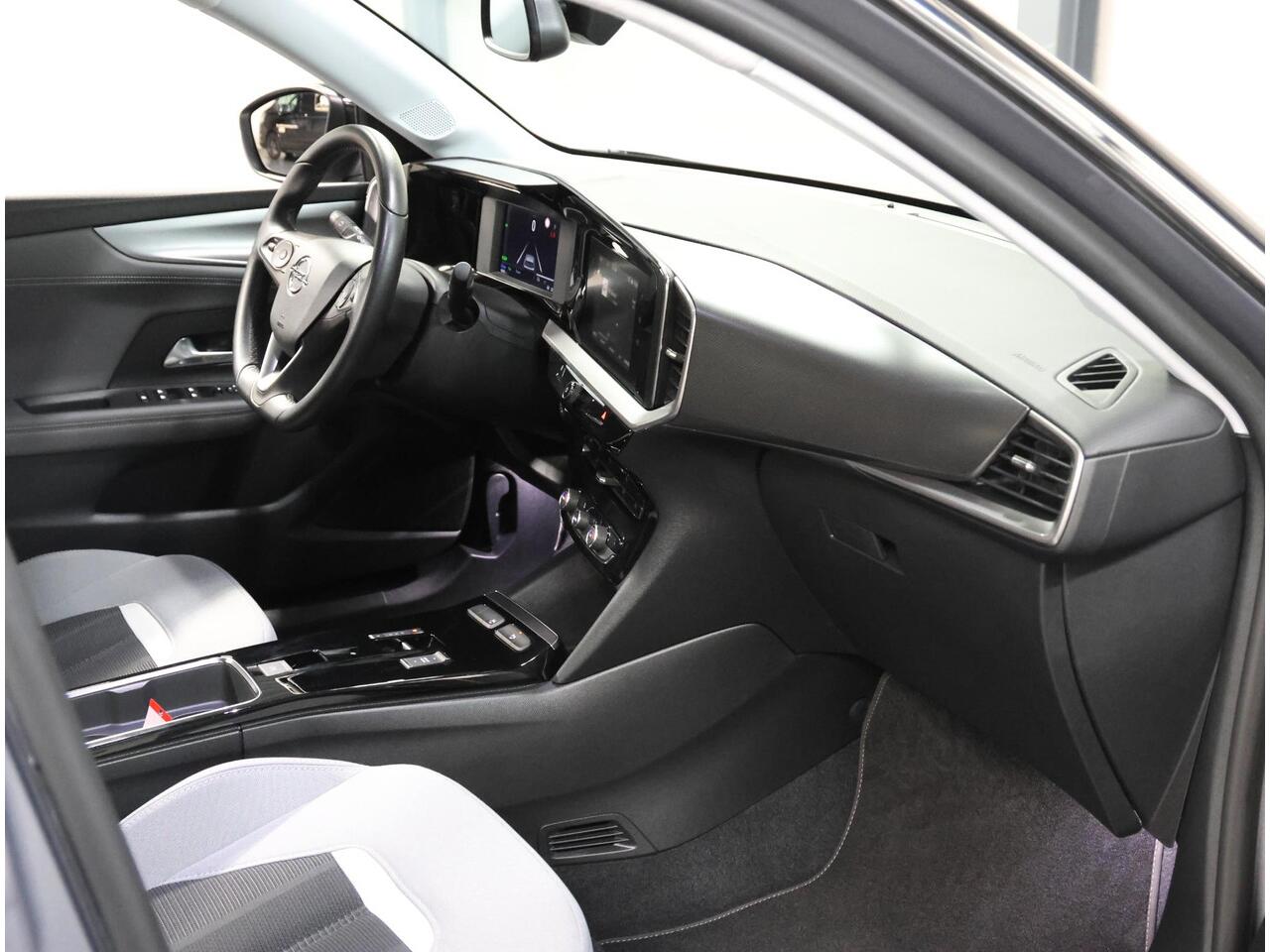 Opel MOKKA Mokka-e Elegance 50-kWh 136PK | AppleCarPlay/AndroidAuto | Cruise Control | Climate Control | Camera | Digitale Cockpit | Navigatie | FULL LED | TwoTone | Isofix | Armsteun |