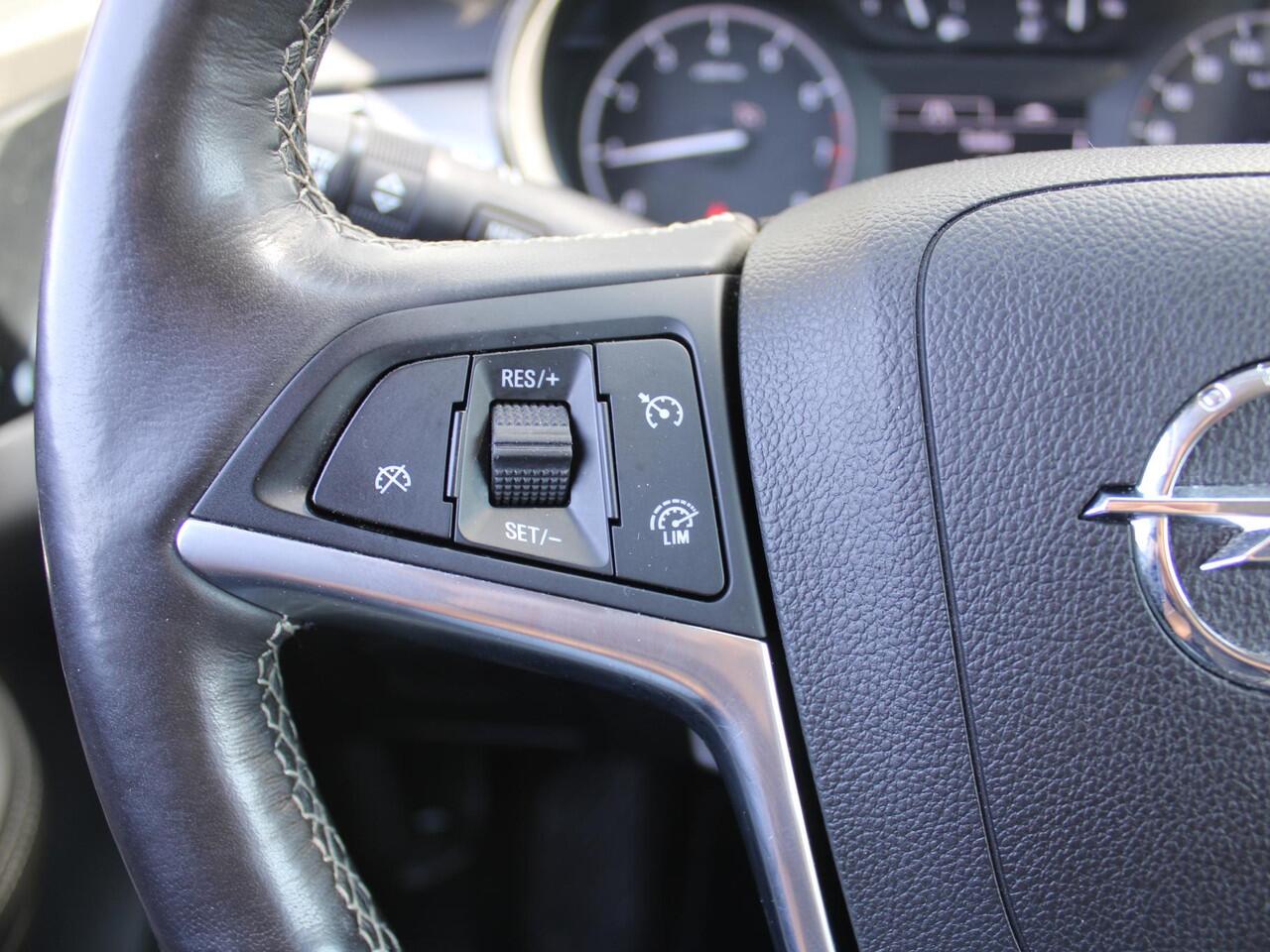 Opel MOKKA X 1.4 Turbo Innovation | Automaat | Trekhaak | Stuur-/stoelverwarming | Navi | 18" LM | Camera | Clima |