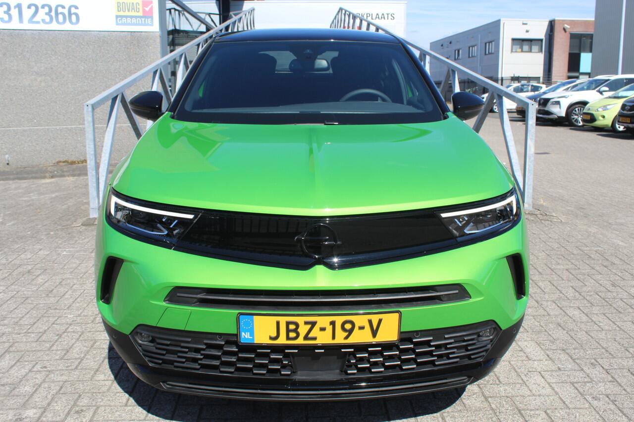 Opel MOKKA 1.2 Turbo Ultimate Automaat Navigatie/Virtual cockpit/Adaptive cruise control/Achteruitrijcamera/Parkeersensoren rondom/Apple carplay/Dodehoek detectie/Stoelverwarming/Stuurverwarming/Climate control/DAB/Lane assist/18'' Lichtmetalen velgen.