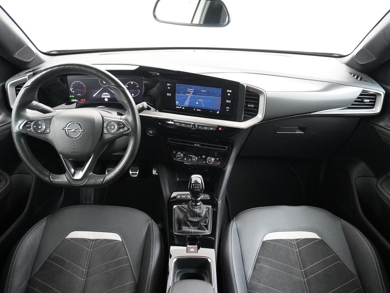 Opel MOKKA 1.2T 131PK Apple Carplay Android Auto Adaptieve Cruise Control Navi Ecc 360°Camera Stoelverwarming Ultimate Stuurverwarming Lmv 18" Bi-Tone Lak Regen-Lichtsensor Led-Matrix 100% Dealeronderhouden Origineel Nederlandse Auto 1e Eigenaar