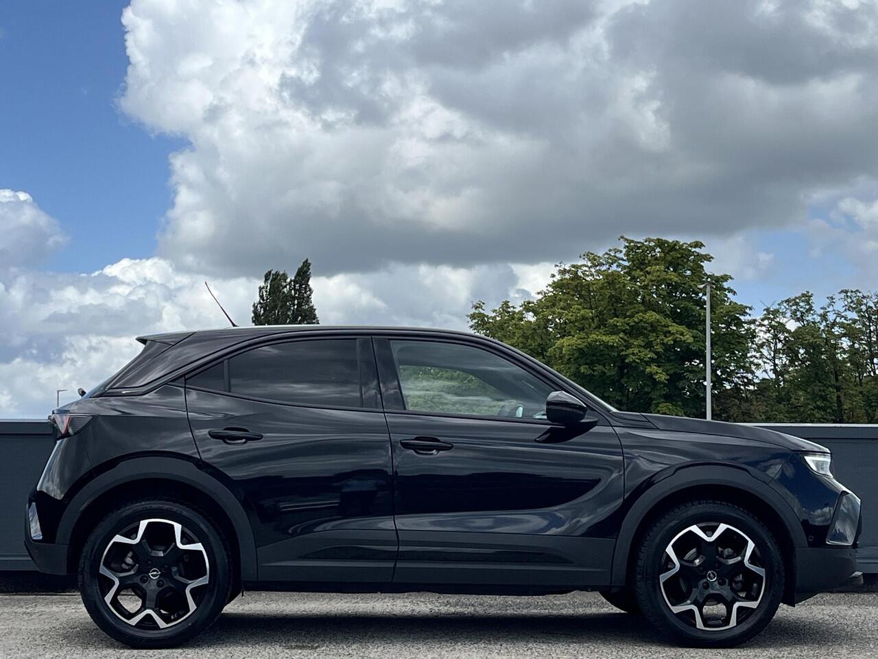 Opel MOKKA Ultimate+ 1.2 Turbo 130pk EAT8 | STOELMASSAGE | ALCANTARA/LEDER | LED MATRIX | KEYLESS | NAVI PRO | WINTER PACK | ISOFIX | DAB+ |