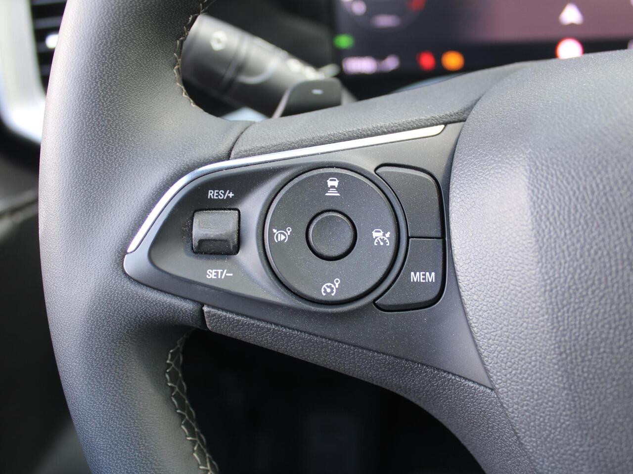 Opel MOKKA 1.2 Turbo Ultimate | Automaat | Camera | Massagestoel | Clima | Cruise adapt. | 18" LM | Dodehoek detectie | LED | Navi |