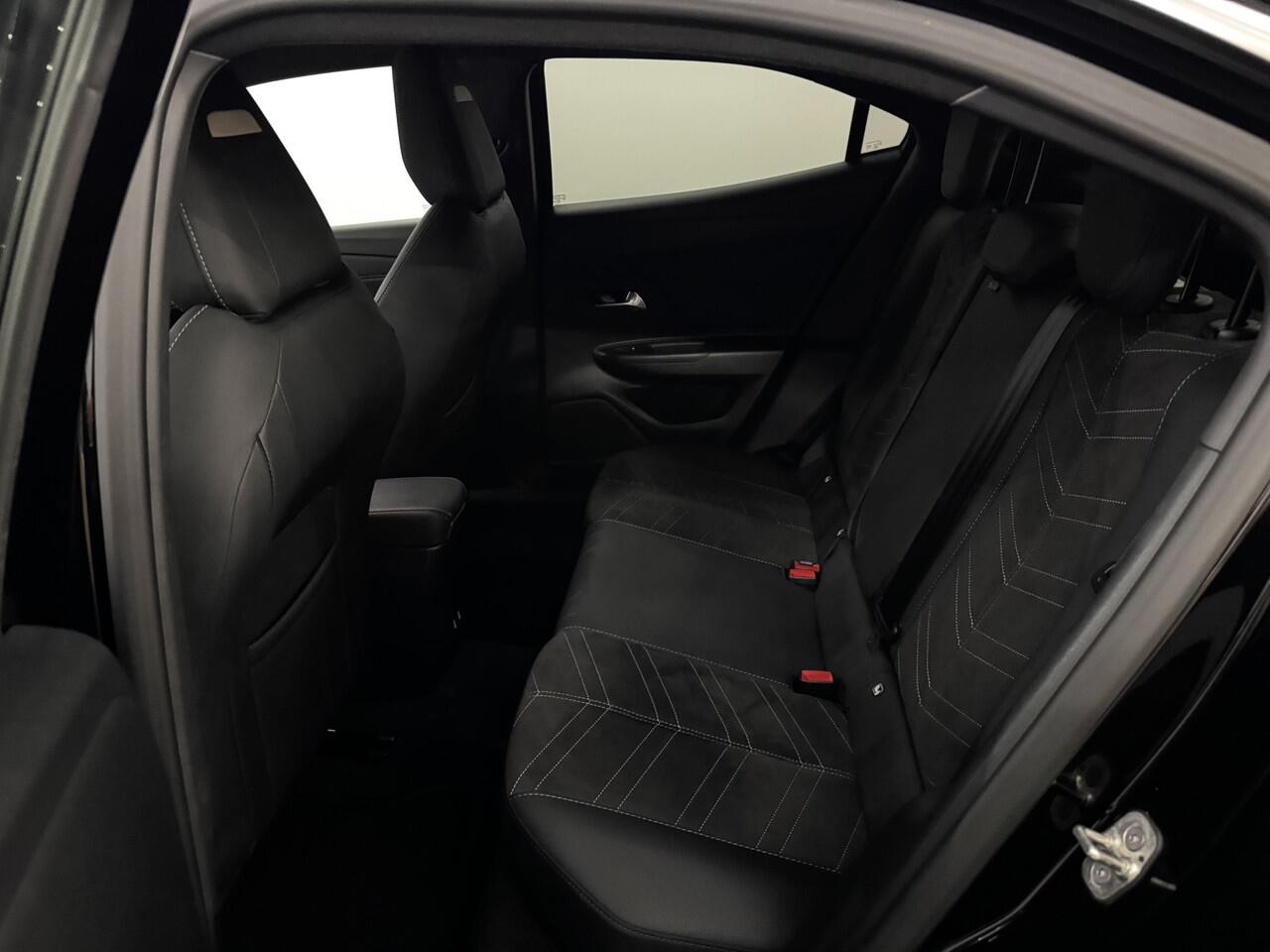 Opel MOKKA 1.2 Turbo Ultimate Half leder, Camera, Navi, Keyless start, Winterpakket, Massage stoelen, Cruise control adaptief