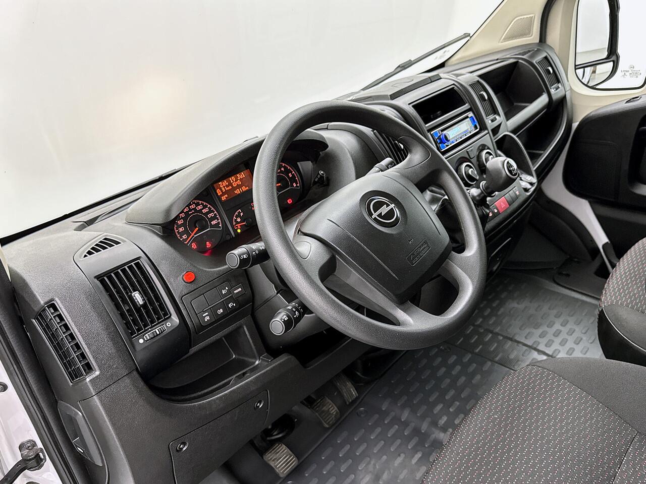 Opel MOVANO 2.2D 140pk Bakwagen D'Hollandia laadklep Cruise control Airco Achteruitrijcamera