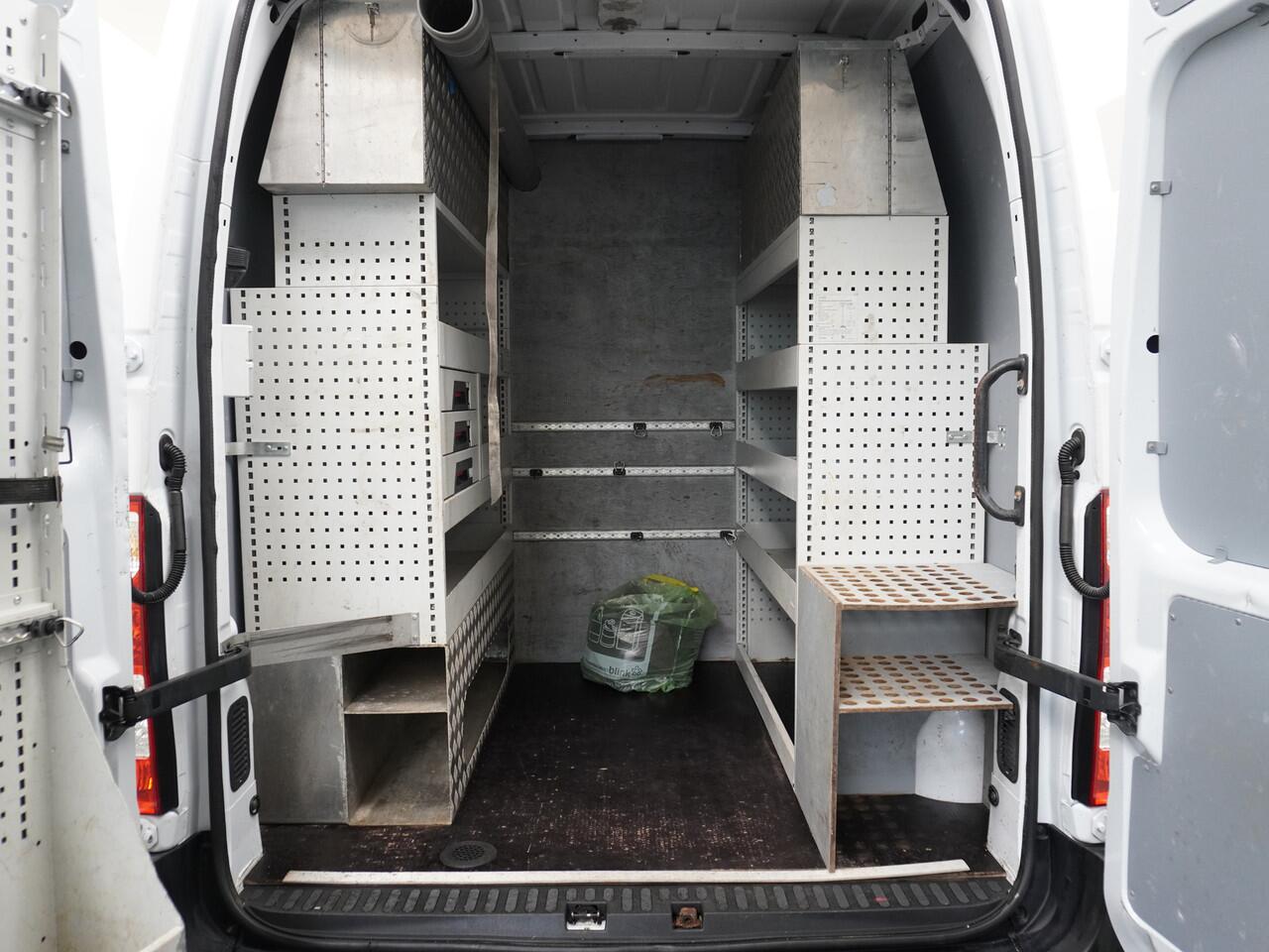 Opel MOVANO 2.3CDTI L2H2Navi Trekhaak 3-Pers. Airco Pdc Cruise-C. Bluetooth Kasten-inrichting Regen-Lichtsensor Schuifdeur Betonplex Vloer Wandbetimmering Euro 6 1e Eigenaar 2.500kg Trekgewicht