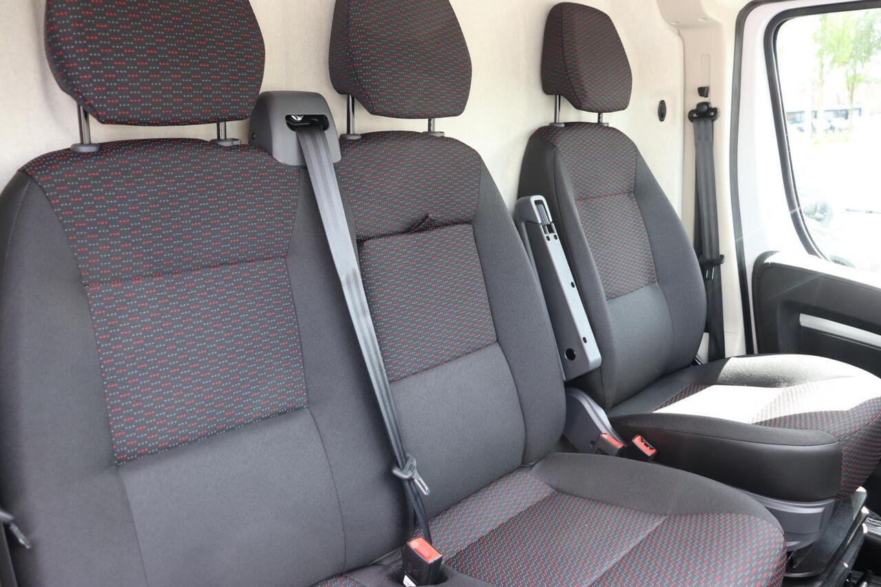 Opel MOVANO 2.2D 140 L2H2 3.3t Navigatie | Trekhaak | Verzwaarde vering | Climate Control | Cruise Control | Financial Lease mogelijk