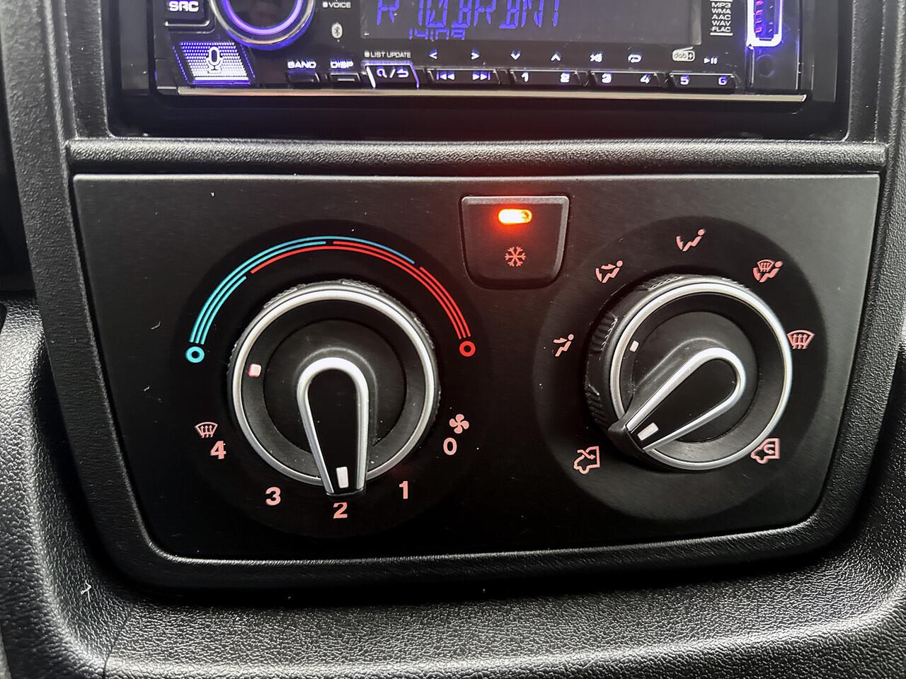 Opel MOVANO 2.2D 140pk Bakwagen D'Hollandia laadklep Achteruitrijcamera Airco Cruise control