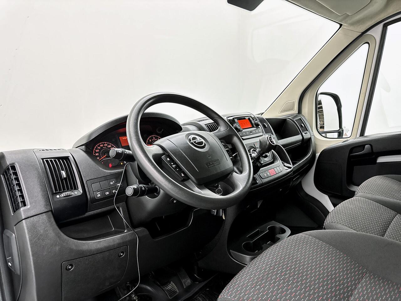 Opel MOVANO 2.2D 140 L4H3 Edition Trekhaak 3t Imperiaal Cruise Control Airco