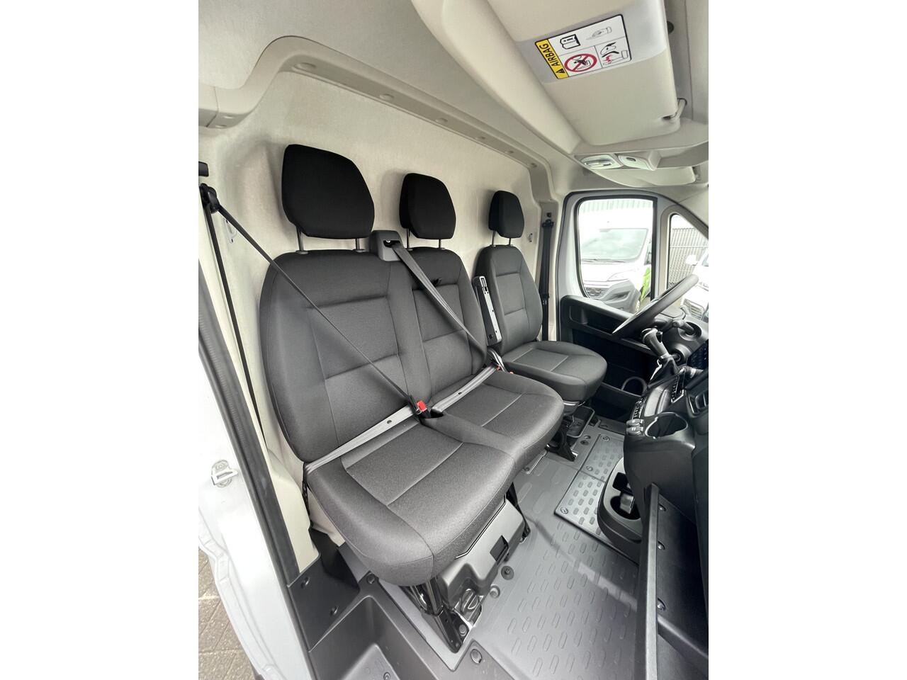 Opel MOVANO 140pk L2H2 3.5t (Camera - Automatische Airco - Navigatie - Apple Carplay - Digitaal dashboard - DAB)