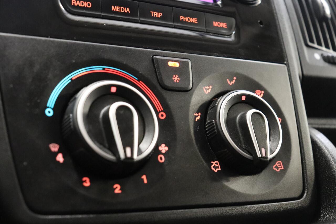 Opel MOVANO 2.2D 120PK L2H2 EURO 6 - Airco - Cruise - PDC - ¤ 18.950,- Excl.