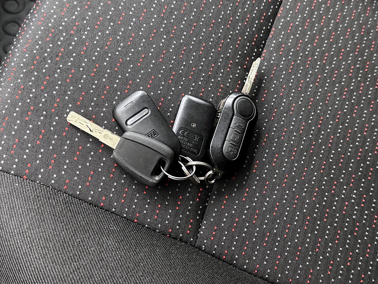 Opel MOVANO 2.2D 140 L4H3 Edition Trekhaak 3t Imperiaal Cruise Control Airco