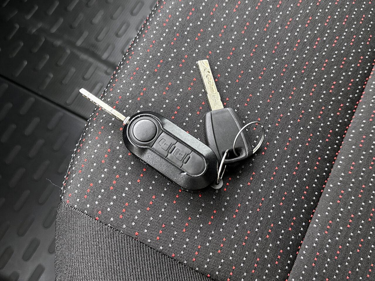 Opel MOVANO 2.2D 140pk Meubelbak Bakwagen met Laadklep D'hollandia Achteruitrijcamera Cruise Control