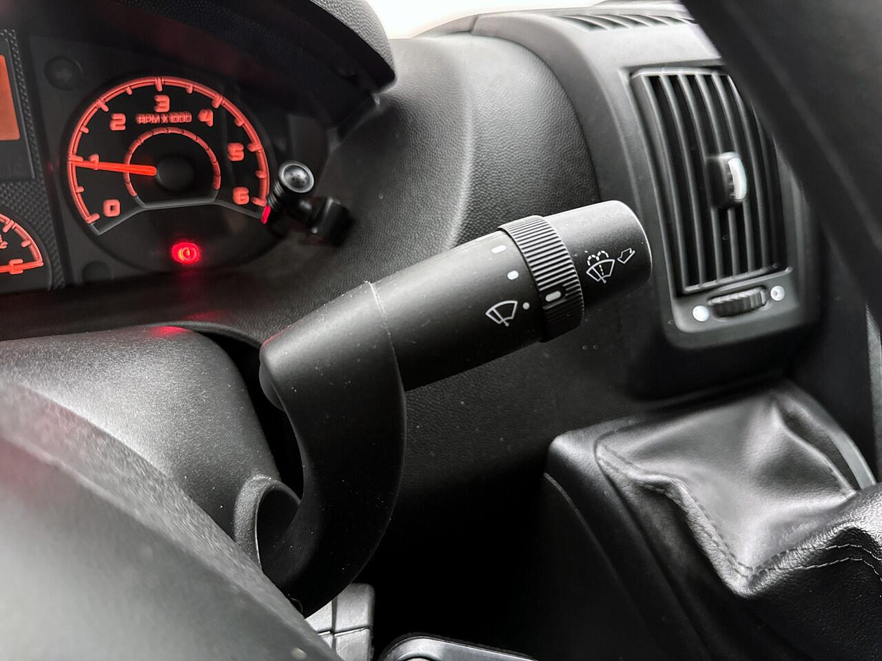 Opel MOVANO 2.2D 140pk Bakwagen Dhollandia laadklep Cruise control Airco Achteruitrijcamera