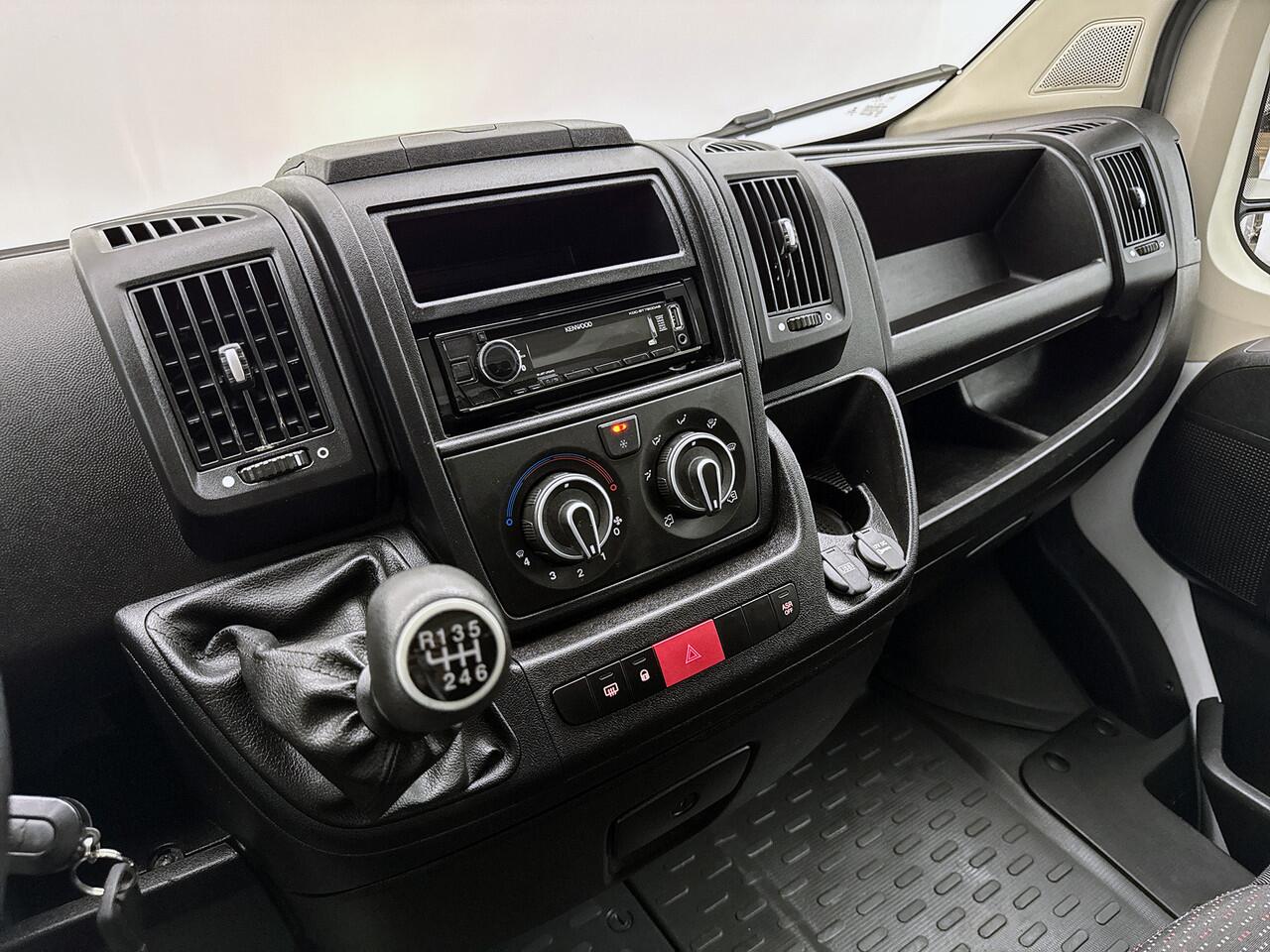 Opel MOVANO 2.2D 140pk Bakwagen met Laadklep Achteruitrijcamera Cruise Control Meubelbak D'Hollandia klep