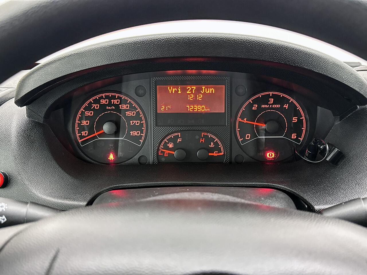 Opel MOVANO 2.2D 140pk Bakwagen met Laadklep Cruise Control Meubelbak Airco