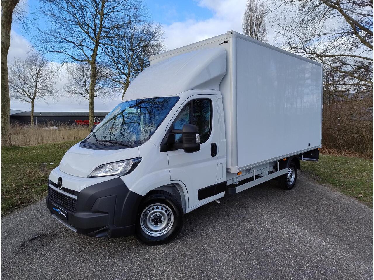 Opel MOVANO CITYBOX L3 HEAVY 3.5t 2.2 BlueHDI 180pk | BPM vrij | CITYBOX met achterdeuren en toebehoren | Multimedia | NAVI | Apple Carplay | Android Auto | Digital cockpit | Stuurwielbediening | Automatische airco | Extra brede buitenspiegels | Verzwaarde vering | B