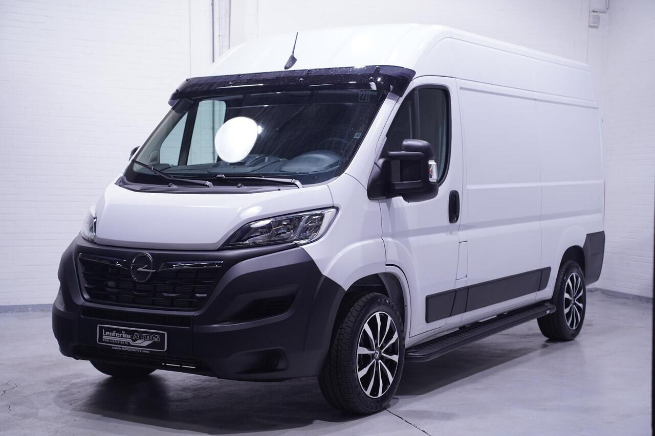Opel MOVANO 2.2D 140 pk L2H2 Black&White Edition Navi Camera, 18" LMV, Treeplanken, Airco ECC, Nieuw, 3-Zits