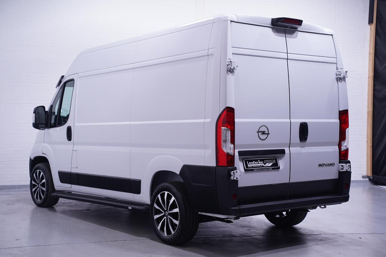 Opel MOVANO 2.2D 140 pk L2H2 Black&White Edition Navi Camera, 18" LMV, Treeplanken, Airco ECC, Nieuw, 3-Zits